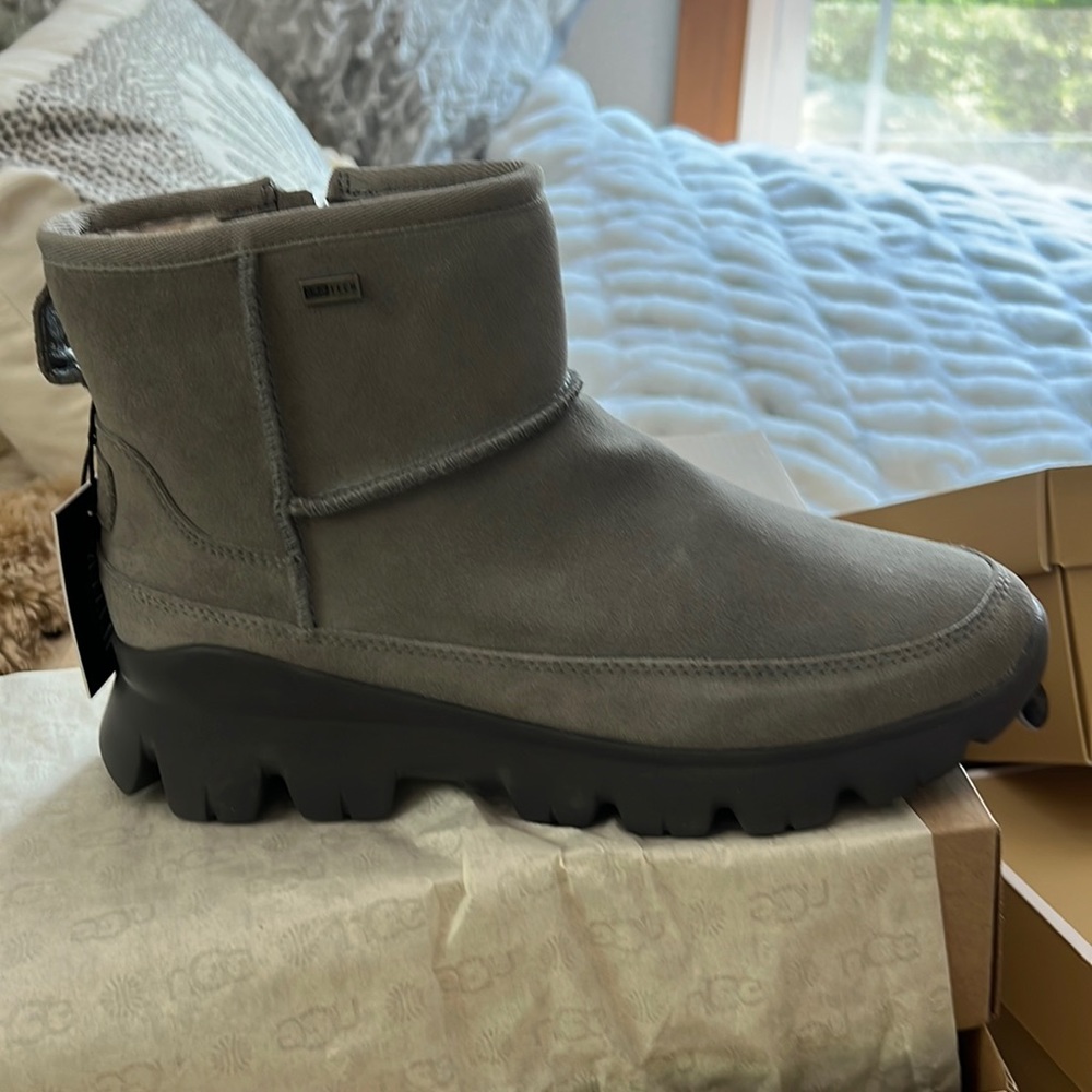 UGG NIB Palomar sneaker